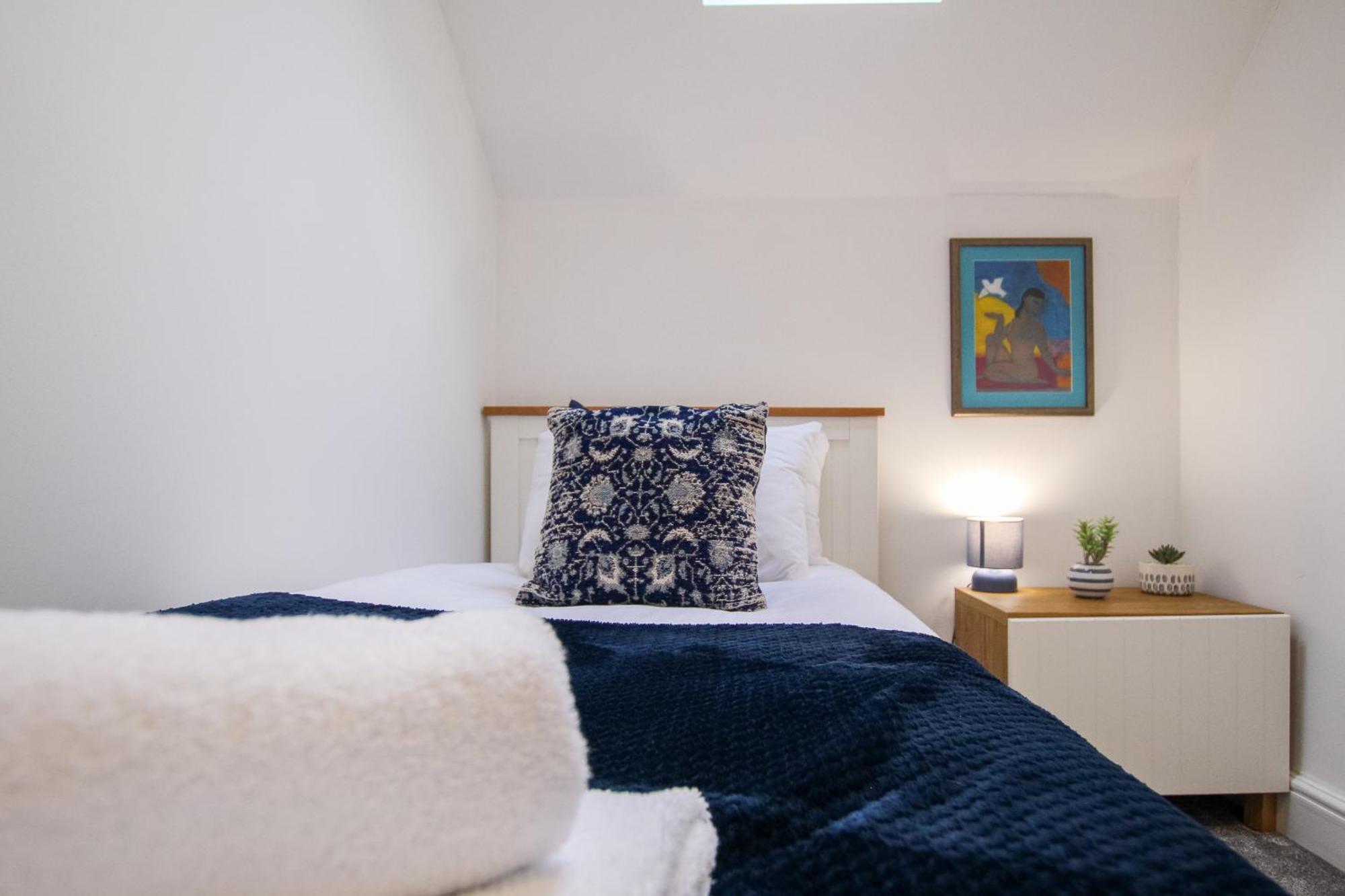 Fairways View - Spacious Apartment - Sleeps 6 - Lovely Views - By Rework Accommodation ฮอยเลค ภายนอก รูปภาพ
